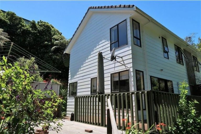 Photo of property in 2/51 Singers Road, Korokoro, Lower Hutt, 5012