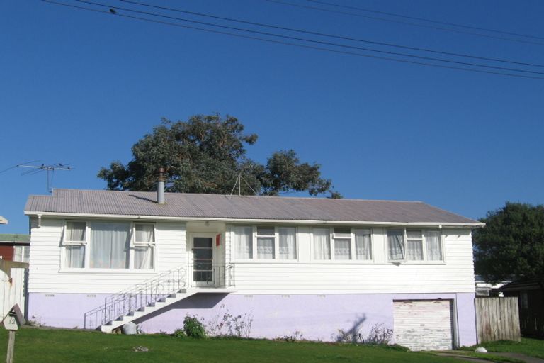 Photo of property in 12 Falcon Street, Cannons Creek, Porirua, 5024