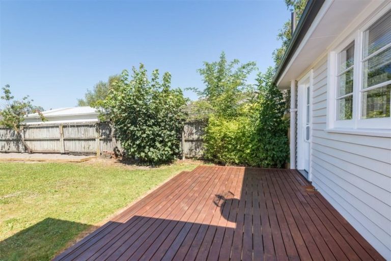 Photo of property in 240 Weston Road, Mairehau, Christchurch, 8052