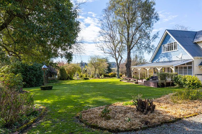 Photo of property in 104 School Road, Pleasant Valley, Geraldine, 7991