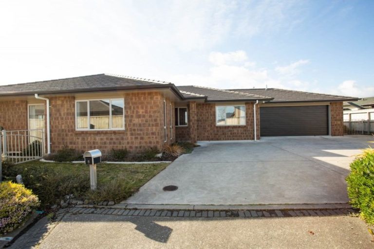 Photo of property in 8 Taranui Way, Paraparaumu Beach, Paraparaumu, 5032