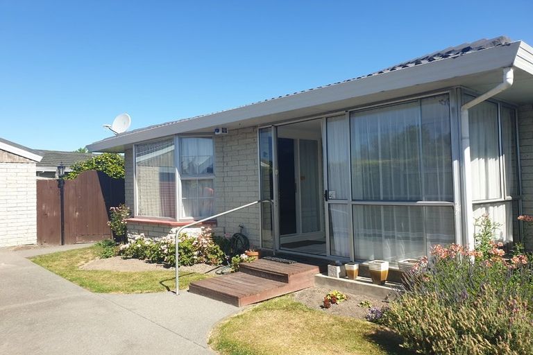 Photo of property in 2/34 Brogar Place, Casebrook, Christchurch, 8051