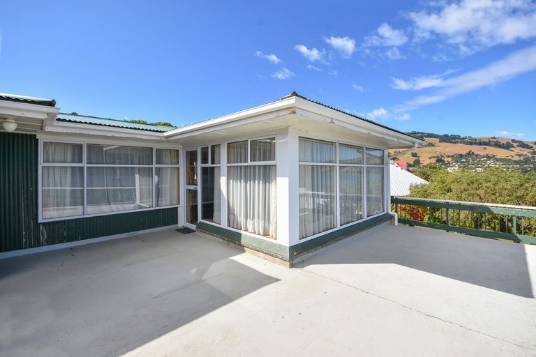 Photo of property in 19 Bayne Terrace, Macandrew Bay, Dunedin, 9014