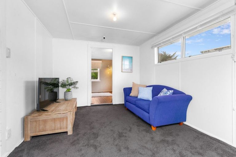 Photo of property in 86 Rua Avenue, Waitarere Beach, Levin, 5510