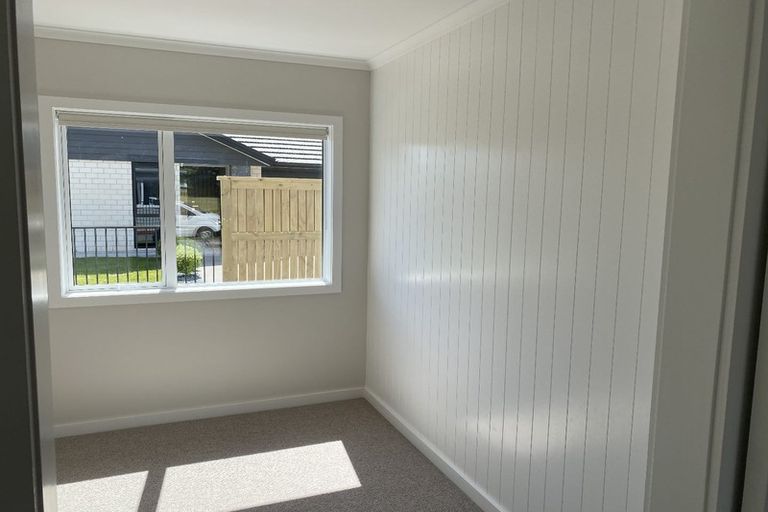 Photo of property in 2 Grove Lane, Omokoroa, 3114