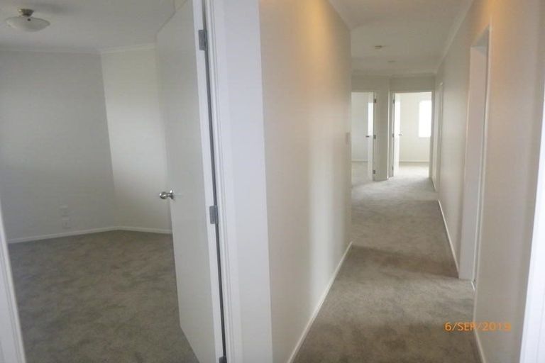 Photo of property in 1 Waimanu Bay Drive, Te Atatu Peninsula, Auckland, 0610