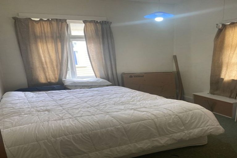 Photo of property in 22 Mcgiffert Street, Palmerston North, 4410