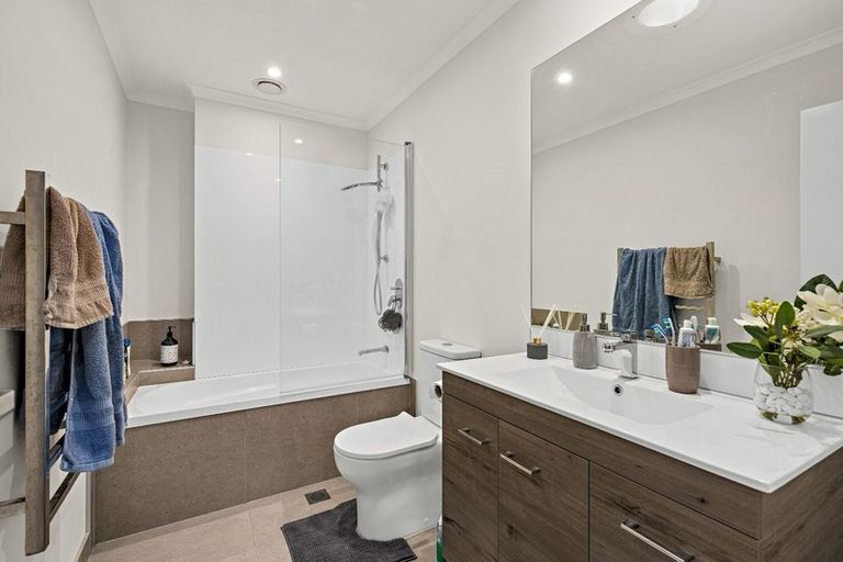 Photo of property in 13 Wai Place, Westgate, Auckland, 0614