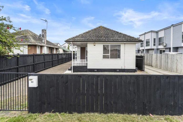 Photo of property in 169 Russell Road, Manurewa, Auckland, 2102