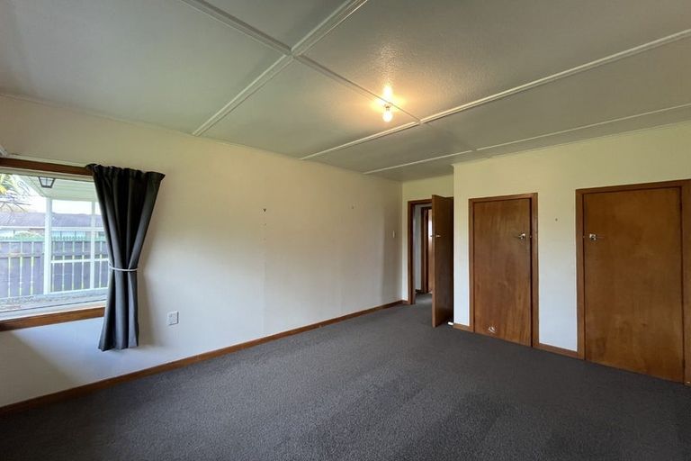 Photo of property in 1 Truby King Street, Merrilands, New Plymouth, 4312