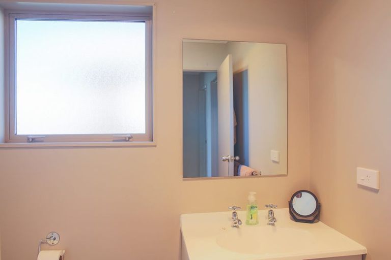 Photo of property in 2 Burrows Street, Bluff, 9814