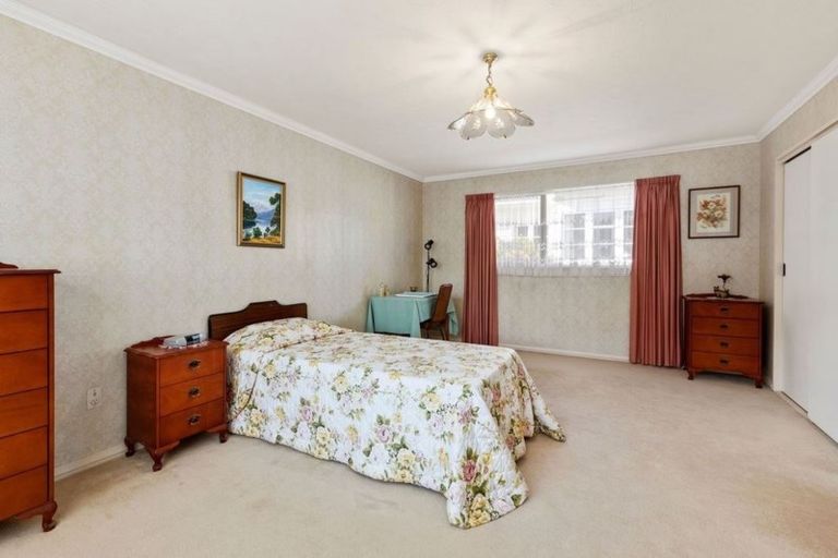 Photo of property in 47a Whites Line West, Woburn, Lower Hutt, 5010