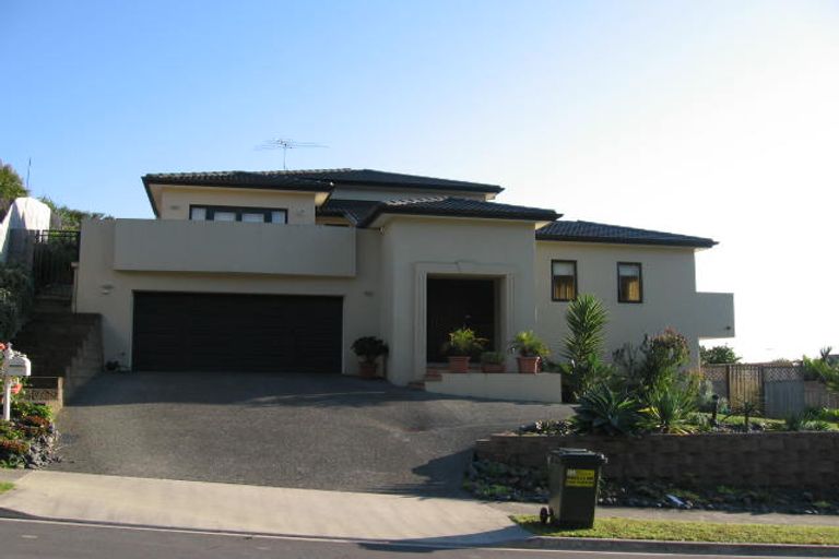 Photo of property in 8 Mulgan Way, Browns Bay, Auckland, 0630