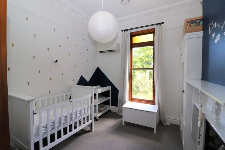 Photo of property in 98 Somerfield Street, Somerfield, Christchurch, 8024