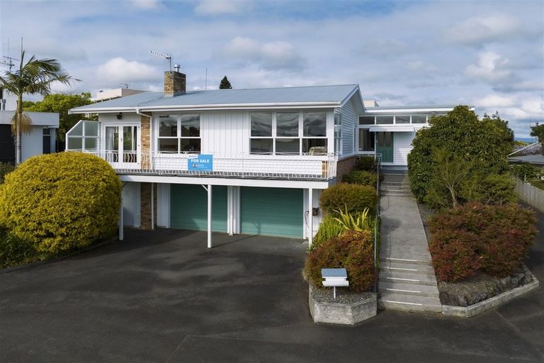 Photo of property in 135 Lake Crescent, Hamilton Lake, Hamilton, 3204