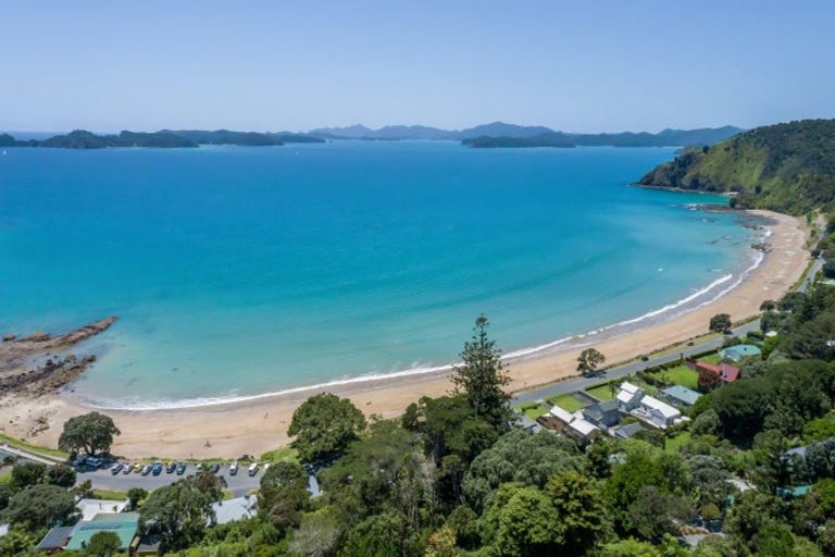 Photo of property in 37 Oneroa Road, Russell, 0202