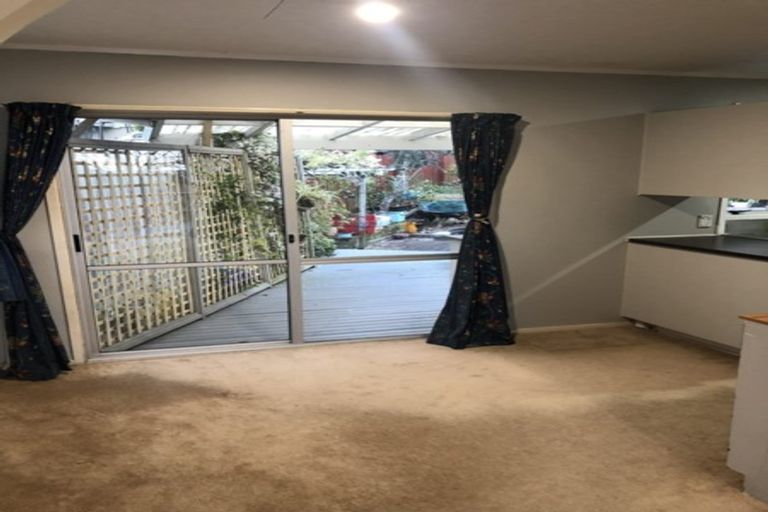 Photo of property in 58 Everglade Drive, Goodwood Heights, Auckland, 2105