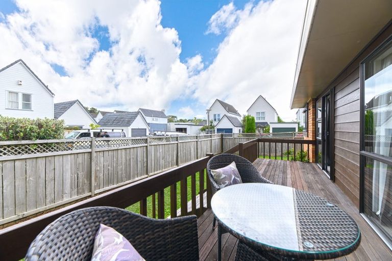 Photo of property in 2/22 Woodbridge Lane, Milford, Auckland, 0620