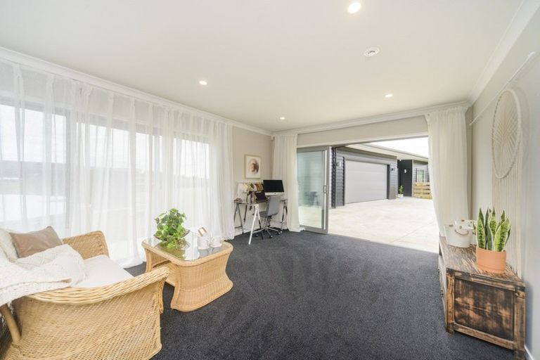 Photo of property in 15 Highland View Drive, Tokomaru, Palmerston North, 4474