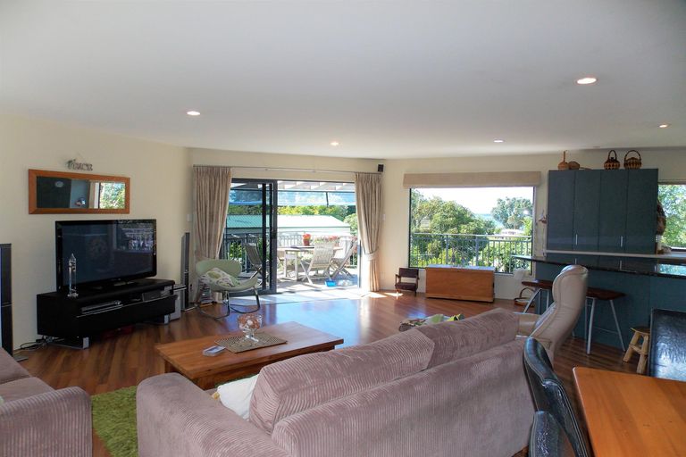 Photo of property in 21 Athenree Road, Athenree, Katikati, 3177