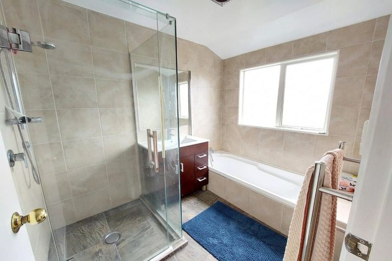 Photo of property in 47 Broadfield Street, Massey, Auckland, 0614