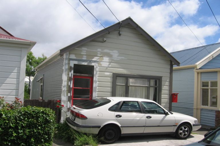 Photo of property in 19 Moir Street, Mount Victoria, Wellington, 6011