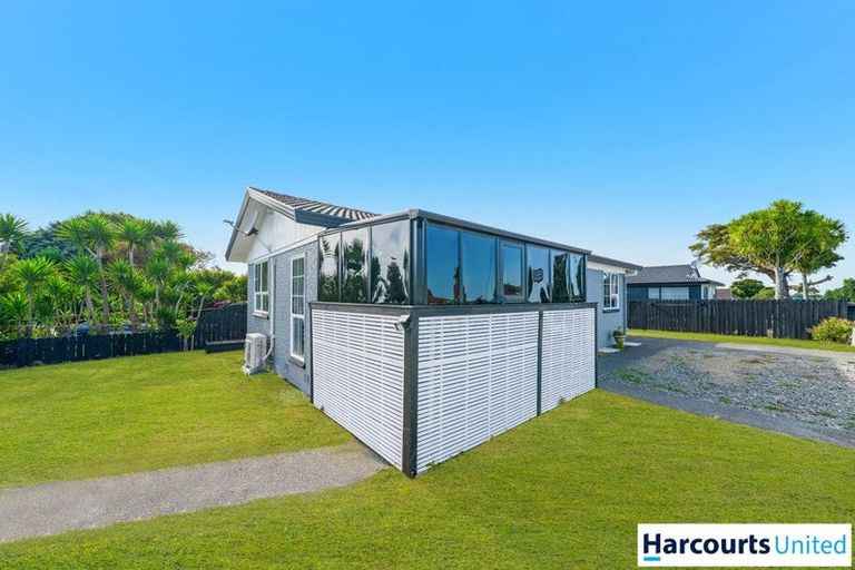 Photo of property in 2/86 Palmers Road, Clendon Park, Auckland, 2103