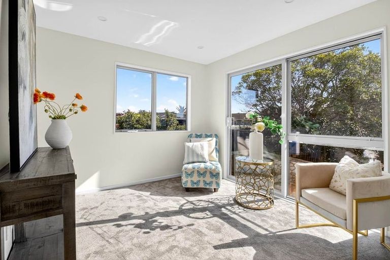 Photo of property in 7d Maroubra Place, Botany Downs, Auckland, 2010