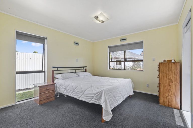 Photo of property in 2/32 Willis Road, Papakura, 2110
