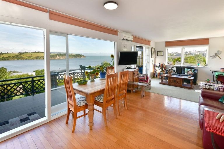 Photo of property in 76a Shakespear Road, Army Bay, Whangaparaoa, 0930