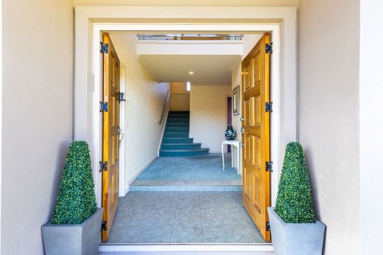 Photo of property in 7 Fairview Terrace, Waipahihi, Taupo, 3330