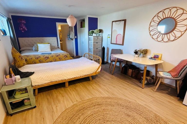 Photo of property in 20 Alexandra Road, Roseneath, Wellington, 6021