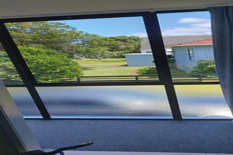 Photo of property in 24 Shearwater Street, One Tree Point, 0118