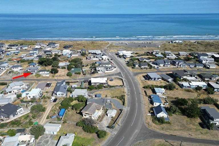 Photo of property in 22 Nelson Street, Foxton Beach, Foxton, 4815