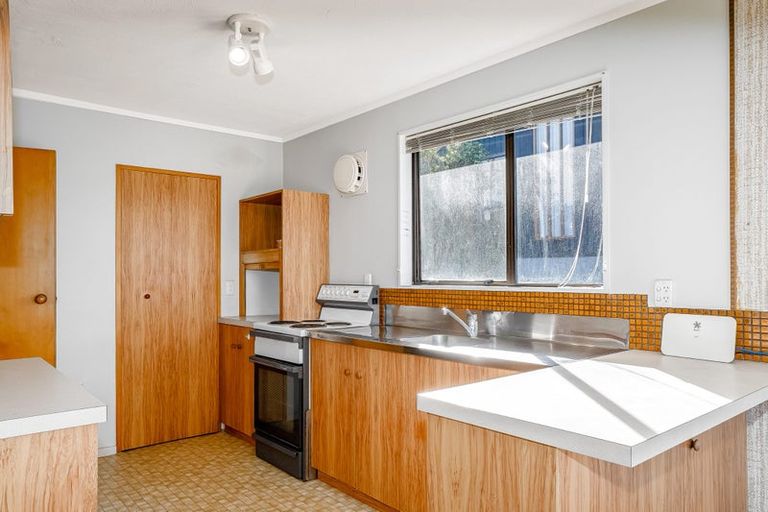 Photo of property in 37a Whanake Street, Titahi Bay, Porirua, 5022