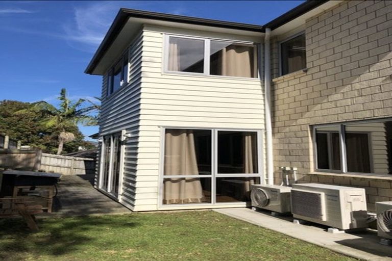 Photo of property in 41 Nimstedt Avenue, Oteha, Auckland, 0632