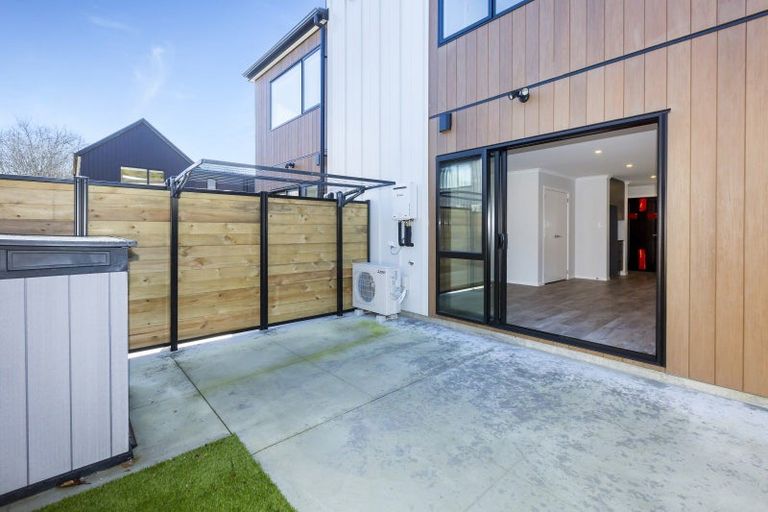 Photo of property in 5 Reakes Crescent, Wallaceville, Upper Hutt, 5018