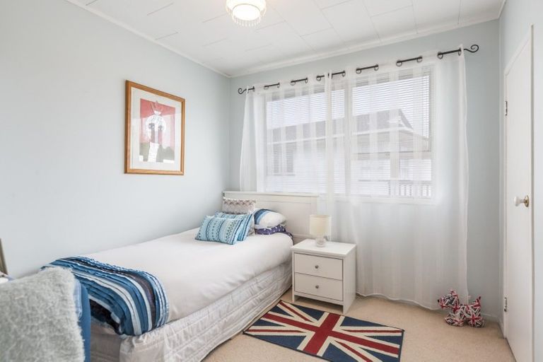 Photo of property in 25 Spinella Drive, Bayview, Auckland, 0629