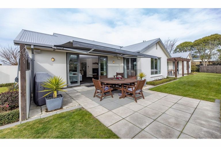 Photo of property in 20 Evergreen Place, Parklands, Christchurch, 8083
