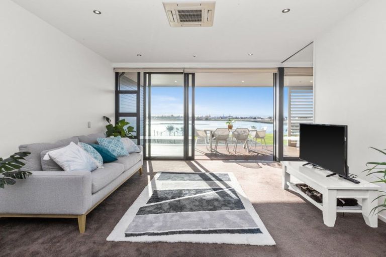 Photo of property in 306/7 Humber Street, Pandora, Napier, 4110