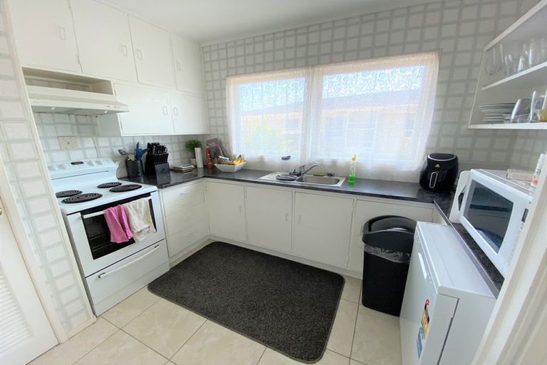 Photo of property in 49 Tupaki Place, Pakuranga Heights, Auckland, 2010