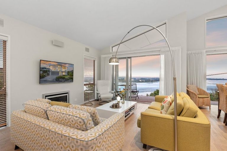 Photo of property in 44 Saint Andrews Hill Road, Mount Pleasant, Christchurch, 8081