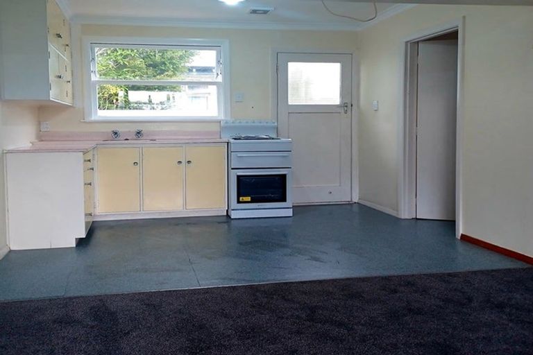Photo of property in 33 Albert Street, Palmerston North, 4414