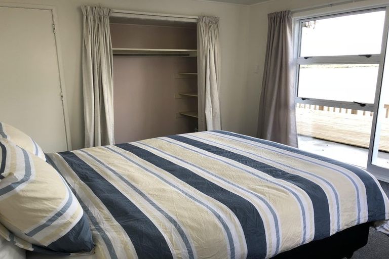 Photo of property in 8 Lawson Way, Weymouth, Auckland, 2103