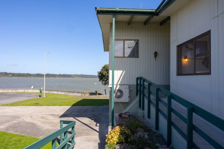 Photo of property in 1 Hartley Street, Foxton Beach, Foxton, 4815