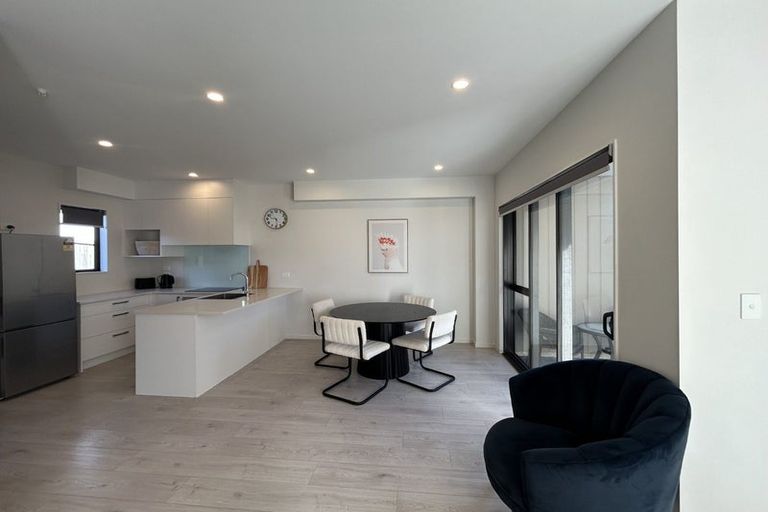 Photo of property in 6/39 Renata Crescent, Te Atatu Peninsula, Auckland, 0610
