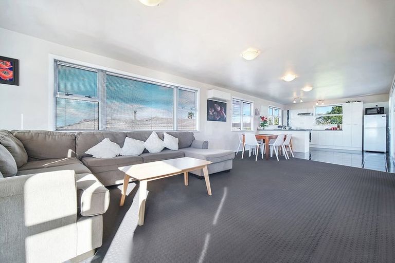 Photo of property in 15 Larne Avenue, Pakuranga Heights, Auckland, 2010