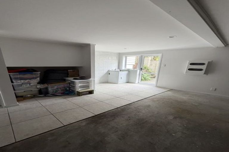 Photo of property in 124 Pemberton Avenue, Bayview, Auckland, 0629