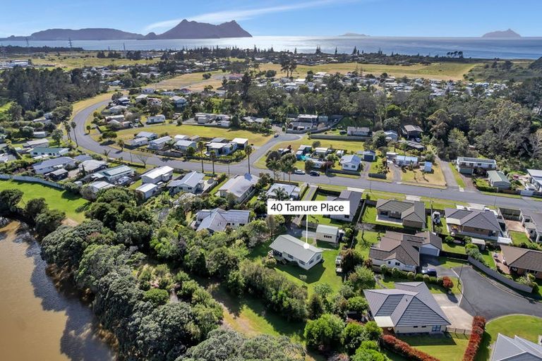 Photo of property in 40 Tamure Place, Ruakaka, 0116
