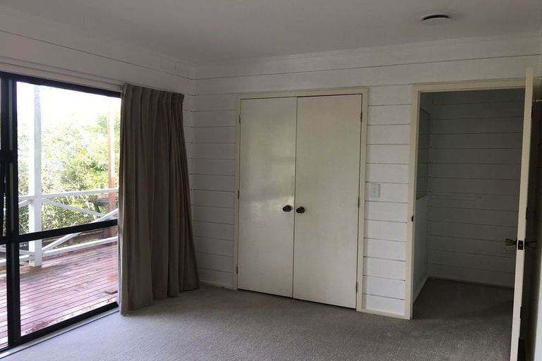 Photo of property in 11 Kereru Grove, Greenhithe, Auckland, 0632